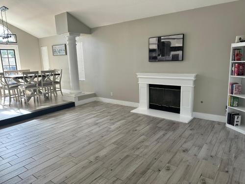 Spacious Oasis in Palmdale, USA