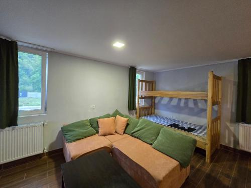 Dariani Cottage in Oni