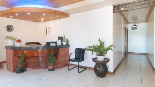 Lobby, RedDoorz @ Coco Grove Tourist Inn near MUGNA Cafe Resto