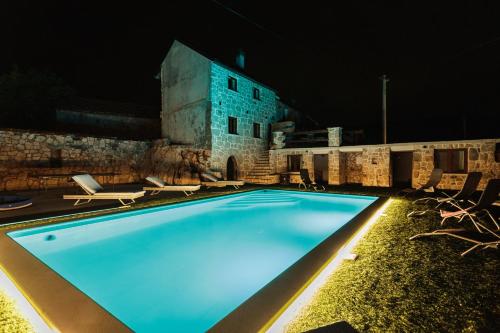 Swimming pool, Villa Stone Valcer in Slivno
