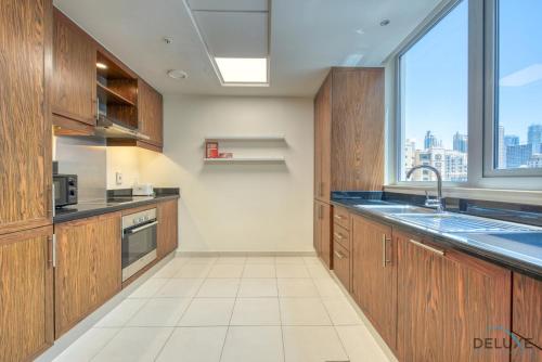 Burj Khalifa Lake Vicinity Perfect 1BR Escape, Residences 7, Downtown Dubai by Deluxe Holiday Homes, Dubái (foto 3)