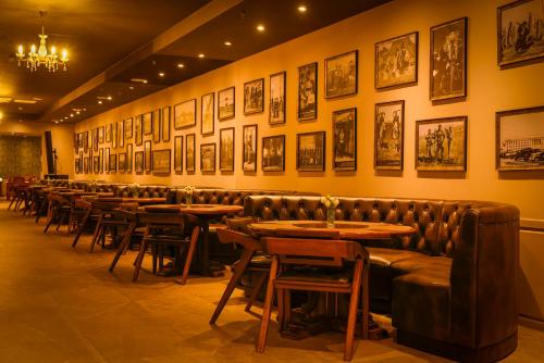 מסעדה, Ulaanbaatar Hotel in אולן בטור