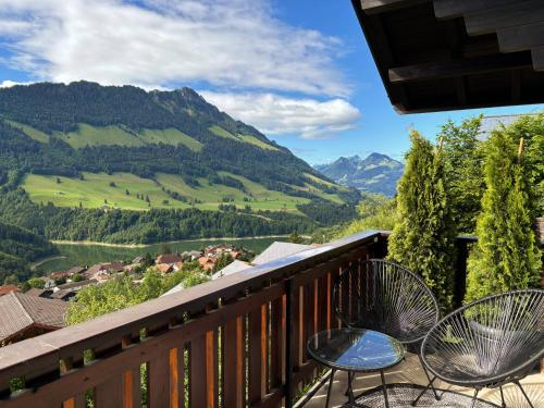 Chalet with a breathtaking view - Gruyère region in Crésuz