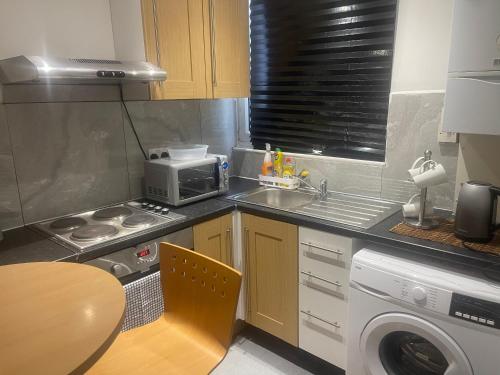 Lovely 1 bedroom flat 5 minutes walk from station, Londýn (fotografie 9)