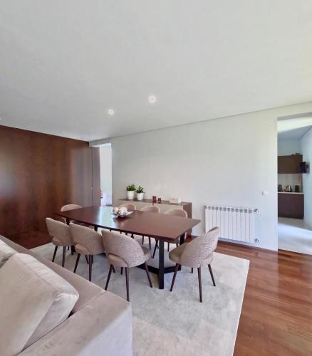 ห้องส่วนกลางสำหรับนั่งเล่น/ดูทีวี, Villa Branco in อบาเด เด เนย์วา