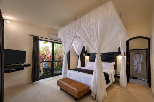 Impiana Private Villas Seminyak Room Type - Two-Bedroom Villa with Private Pool and Bathtub