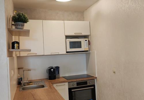 Your lovely parisian 2 rooms apartment with private terrace - Jourdain, Paris (Foto 3)
