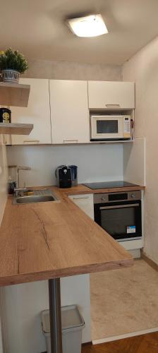 Your lovely parisian 2 rooms apartment with private terrace - Jourdain, Paris (Foto 2)