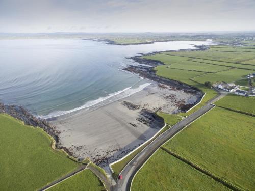 Matthews Cottage Doonbeg sleeps 6 by Trident Holiday Homes, Doonbeg (Foto 2)