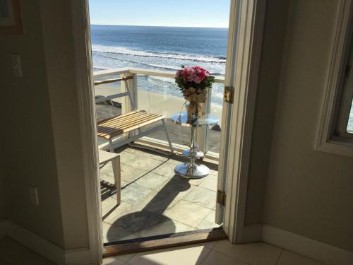 Landis Shores Oceanfront Inn – Half Moon Bay, CA