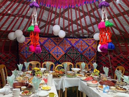 Zalkar Yurt Camp in Tuz