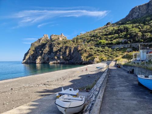  Casa STEVIA appartamento a pochi passi dalla spiaggia in Santa Margherita-Sant'Alessio Siculo