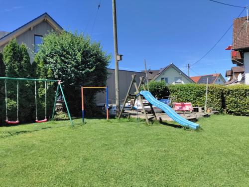 兒童遊樂場, Ferienwohnung Haus Poppis in 克雷斯波洛安博登湖