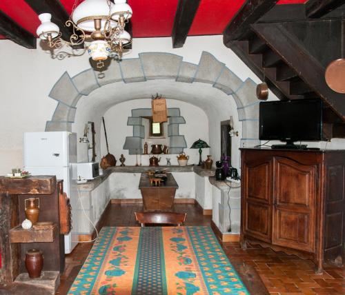 Maison de maître de 1789 rénovée avec piscine (Maison de maitre de 1789 renovee avec piscine) in 오리악