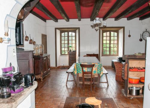 Maison de maître de 1789 rénovée avec piscine (Maison de maitre de 1789 renovee avec piscine) in 오리악