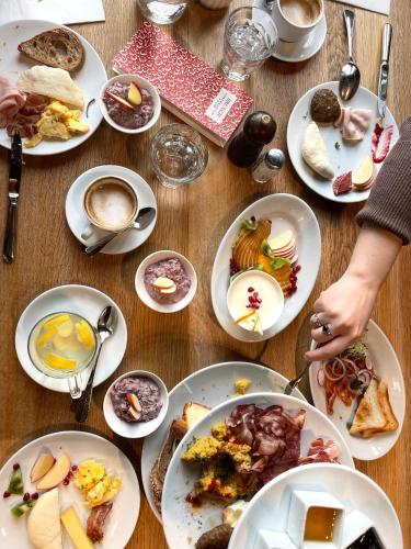 Militärkantine | Restaurant | Hotel | Café | Bar by null