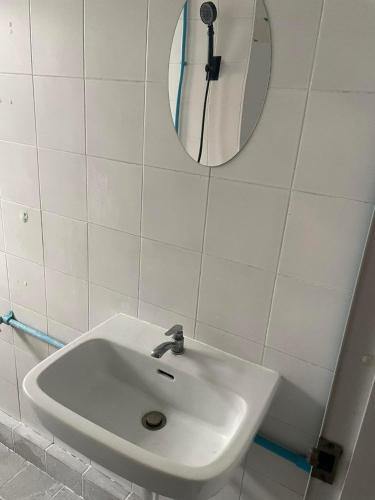 Happy Hope - image 8