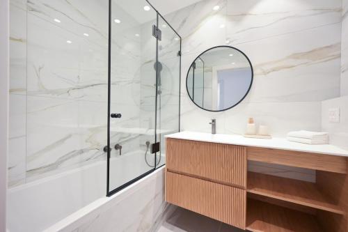 Elegance 3 BR in Gordon Beach by HolyGuest - image 3