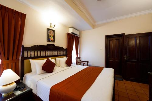 Standard Double Room image 10