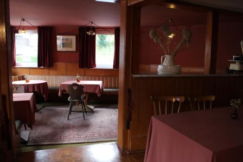 ผับ/เลาจน์, Landhof PAU in บัด ชวาลบัค