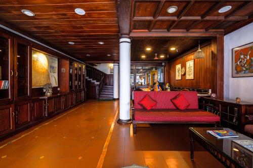 Előcsarnok, Hotel Arches near Kashi Művészeti Galéria