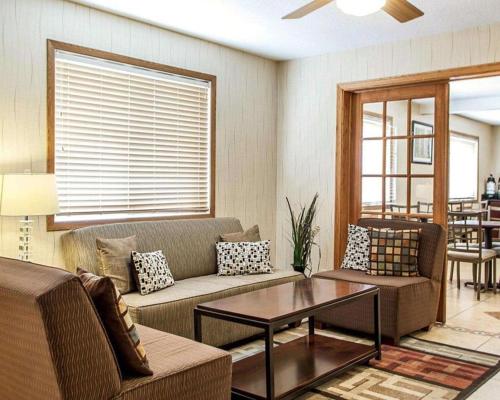 Quality Inn & Suites Davenport near I-80 in Davenport, USA