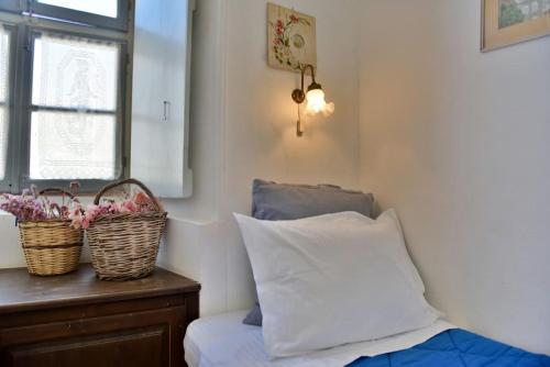 Captain's House for 4 - Historical Home Hydra 1800 - Tap to explore photos