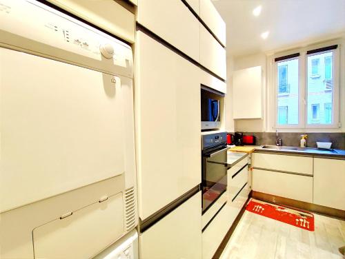 Paris 15 Urban Apartment with Local Life and Easy Metro Access - image 12