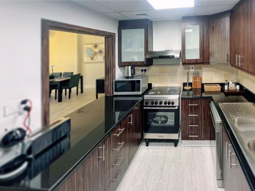 Amazing Marina View Apartment - image 5