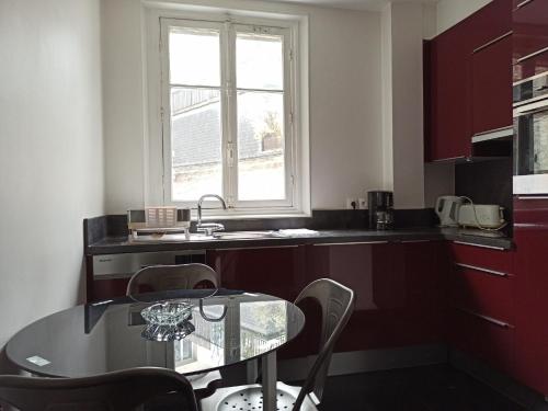 Paris 6th Cultural Apartment in Saint Germain des Pres - image 4