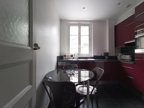 Paris 6th Cultural Apartment in Saint Germain des Pres - image 7