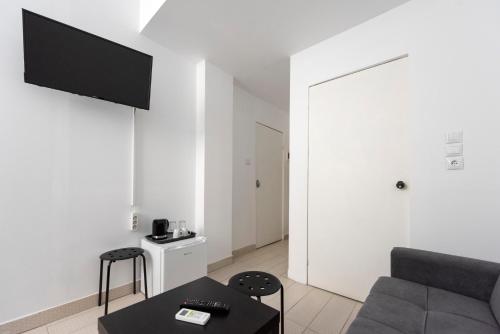 Ati-Key Residence - Tap to explore photos
