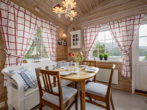 Holiday Home Granlien by Interhome in Hellevik