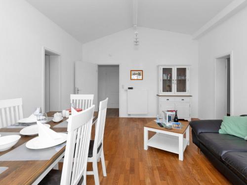 Apartment Sturm by Interhome in วาร์เวรอร์ท