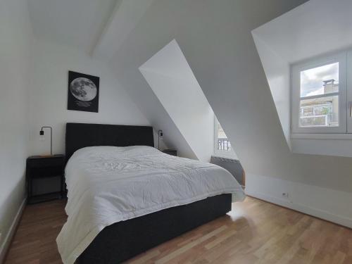 Paris Apartment Near Arc de Triomphe and Shopping - main image