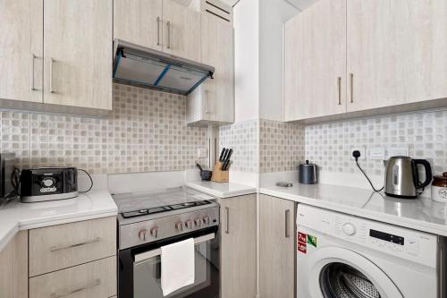 Goldbest-Seven Palm Living 1bdr, Дубай (фото 10)