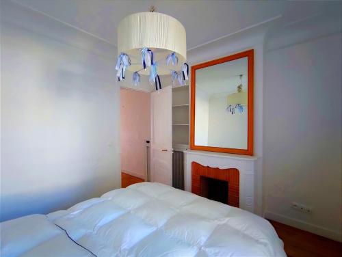 Paris 16 Apartment Near Eiffel Tower and Arc de Triomphe - main image