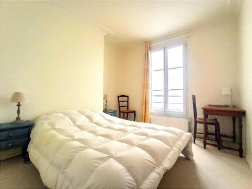 Stay in central Paris near Arc de Triomphe - image 2