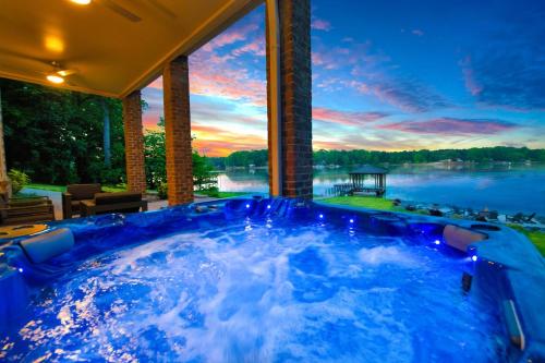 Pathway Bay in Mooresville, USA