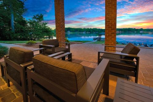 Pathway Bay in Mooresville, USA