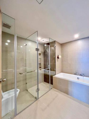 Three-Bedroom Apartment with Ocean View image 10