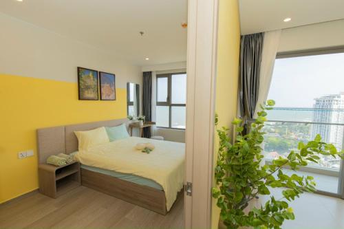Three-Bedroom Apartment with Ocean View image 3