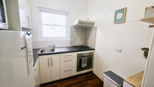 Cozy Corner M106 Studio Apartment near Kings Park - image 5