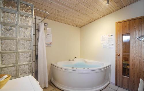 Bathroom, Holiday Home Kløverskrænten Ebeltoft X in Oer Strand