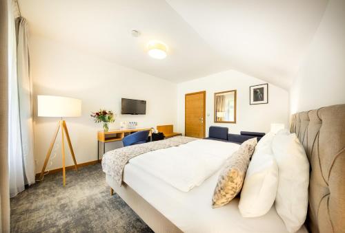 Hotel Vyhlídka - image 14