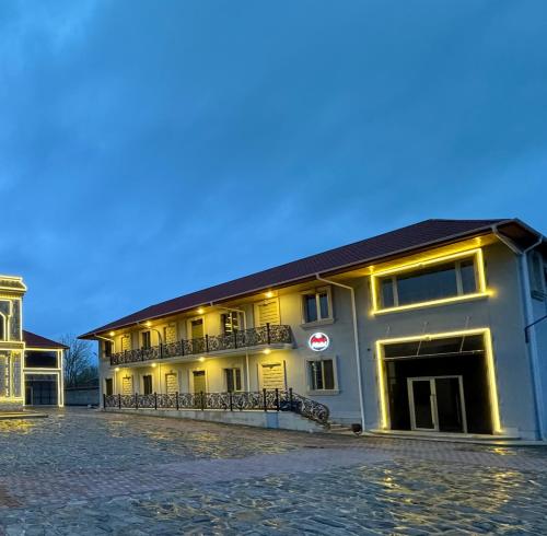 Deluxe Family Hotel in Ağsu