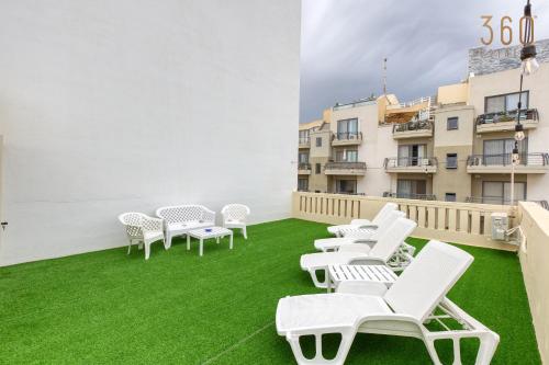 Spacious 4BR Terraced House with Rooftop Access by 360 Estates