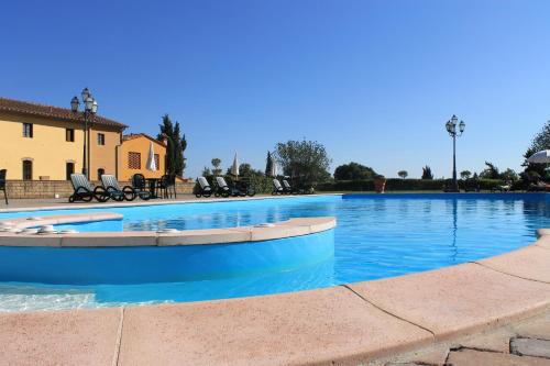 Kilátás, Il Borgo di Montereggi in Capraia E Limite