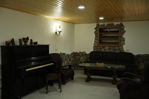 Rati's Oda in Aspindza