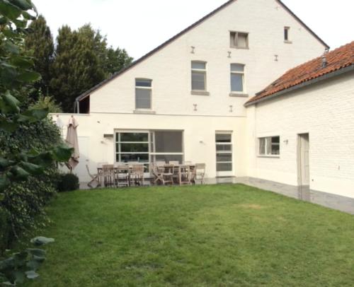 Aed, A la Maison in Heers